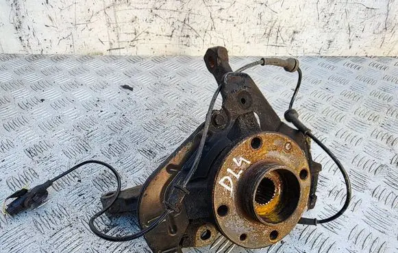 Front wheel hub