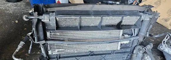 Mercedes-Benz E AMG W212 Radiator support slam panel