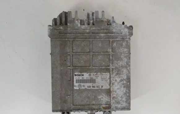 Volkswagen Golf III Engine control unit/module 0281001421422 028906021BF