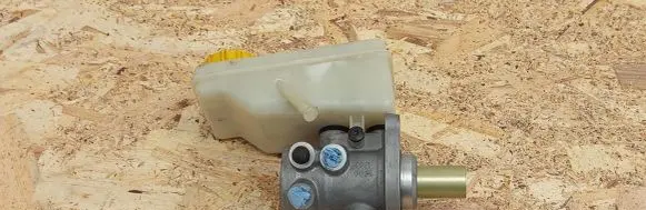 Jaguar XJ X350 Master brake cylinder 03350884871 03350884881