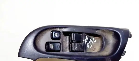 Nissan Almera N16 Electric window control switch 80961bm500