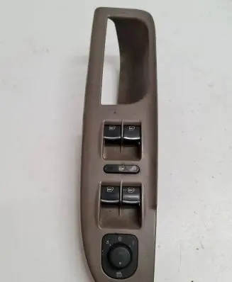 Volkswagen PASSAT B6 Electric window control switch 3C1867171B