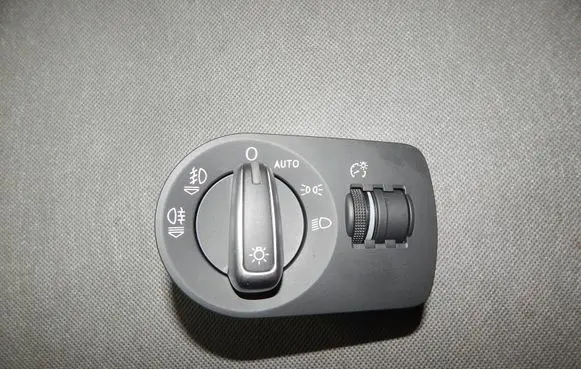 Audi Q3 8U Light switch 8X1941531AD