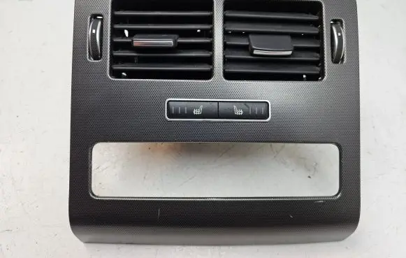 Land Rover Range Rover Sport L494 Rear air vent grill DK62044E15HA