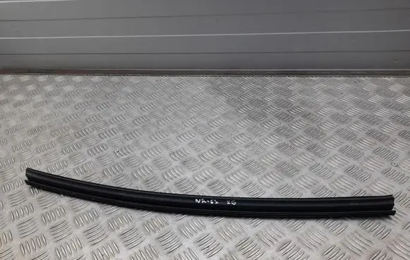Audi A3 S3 8V Rubber seal rear door window/glass 8V5839479