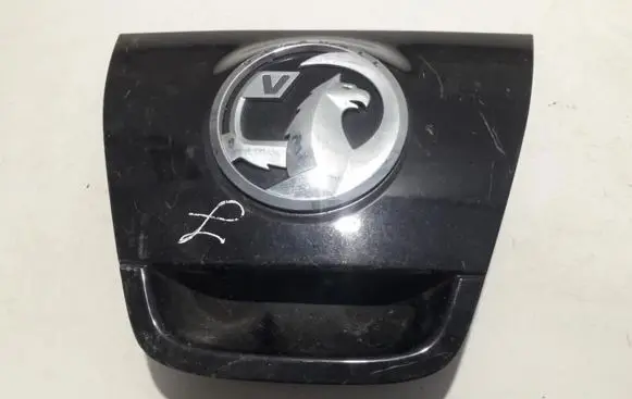 Manufacturer badge logo/emblem