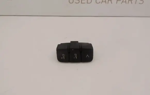 Audi A4 S4 B6 8E 8H Steering wheel buttons/switches 8E0951527 D140
