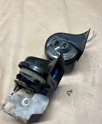 BMW 5 E60 E61 Horn signal 6935988 0092018