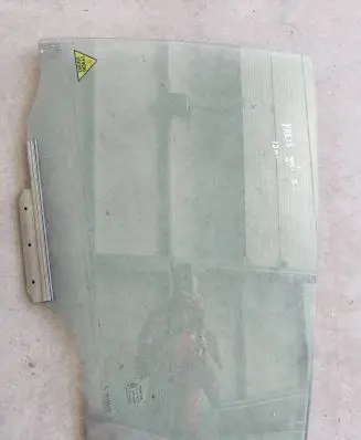 Toyota Yaris Rear side window 43R00048 123456789 DOT24M188A5