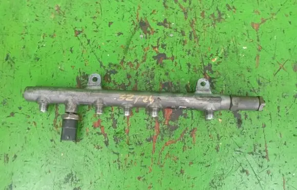Volvo S40, V40 Fuel main line pipe