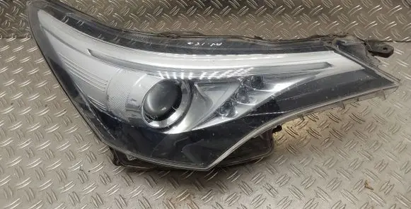 Toyota Avensis T270 Headlight/headlamp