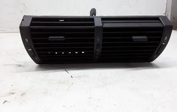 BMW X5 E53 Dash center air vent grill 8402221