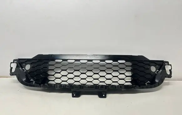 Iveco Daily 6th gen Front bumper lower grill 5801529764