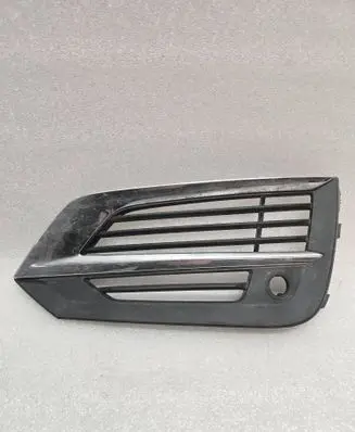 Volvo XC60 Front bumper lower grill 31449215