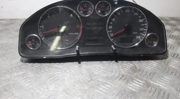 Audi A6 S6 C5 4B Speedometer (instrument cluster) 8L0919272