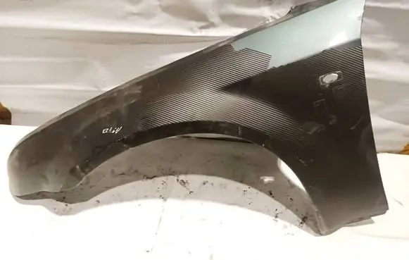 Chrysler 300 - 300C Fender Pilka