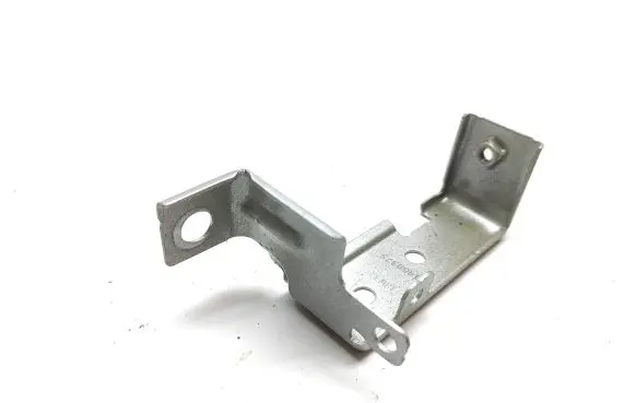 Volvo XC40 Fender mounting bracket 31469375 18W32