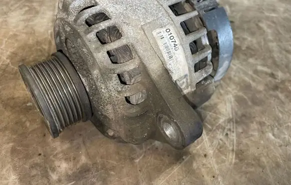 Opel Vectra C Generator/alternator 13121801
