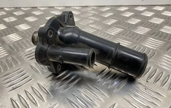 Ford Focus Thermostat/thermostat housing 4M5GGALF6K