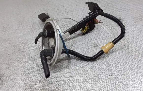 BMW 5 E60 E61 Fuel level sensor 6765849