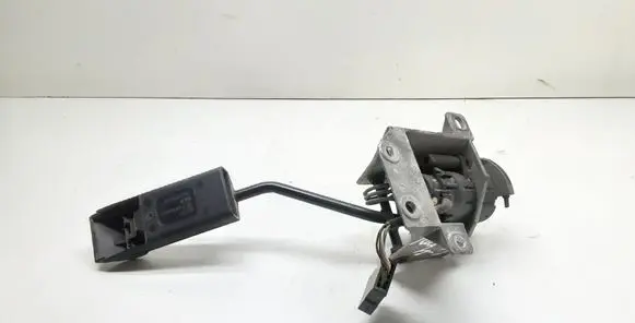 Audi A6 S6 C4 4A Accelerator throttle pedal 443721653E