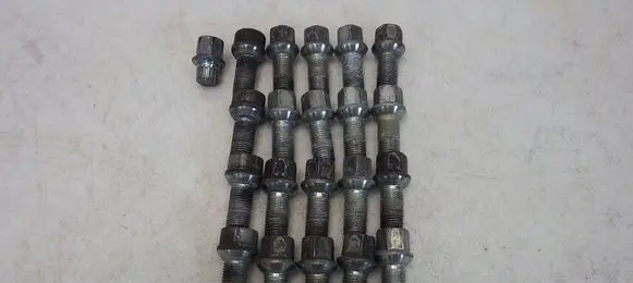 Audi A3 S3 8V Anti-theft wheel nuts and lock 