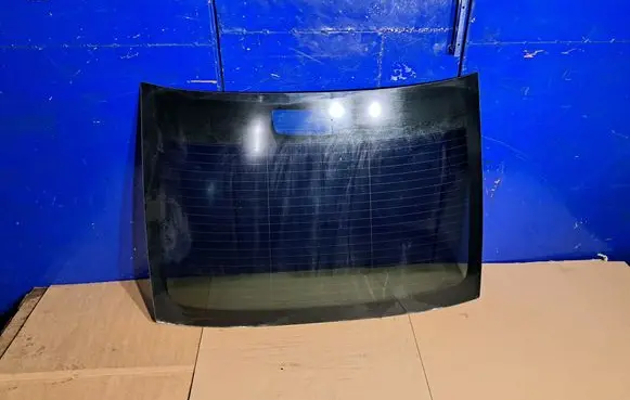 Volvo S60 Rear windscreen/windshield window E143R001057