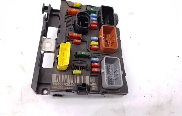 Peugeot 307 CC Fuse module 9659742080