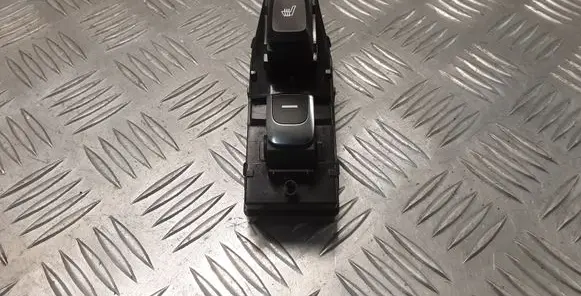 KIA Sportage Seat heating switch 93590F1020