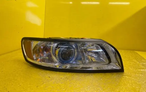 Volvo V50 Headlight/headlamp 31299588