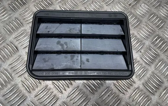 BMW X6 G06 Quarter panel pressure vent 9176945