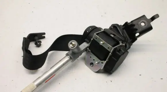 Volvo XC70 Rear seatbelt 39821969