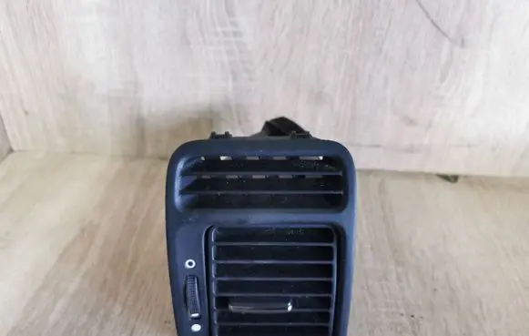 Honda CR-V Dashboard side air vent grill/cover trim