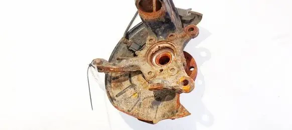Front wheel hub