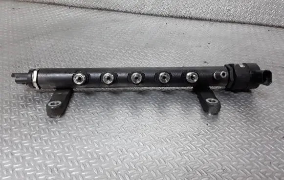Land Rover Freelander 2 - LR2 Fuel main line pipe 9656917280