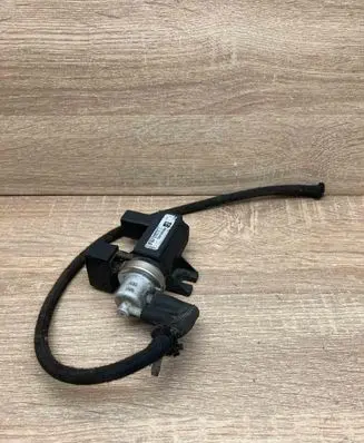 Audi A4 S4 B6 8E 8H Turbo solenoid valve 722903190