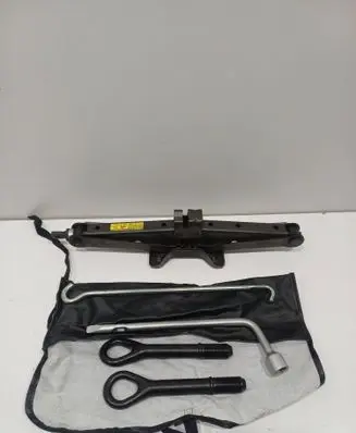 Toyota RAV 4 (XA40) Tool set 