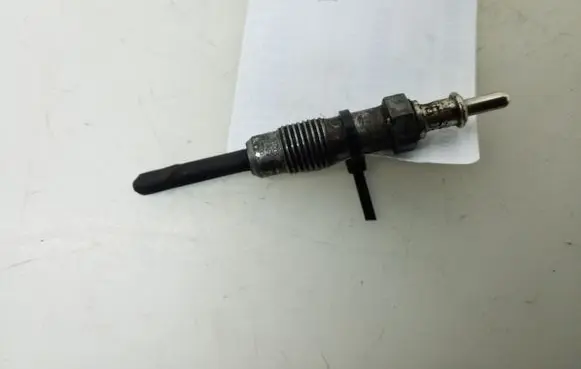 Mercedes-Benz Sprinter W901 W902 W903 W904 Glow plug A0011592601