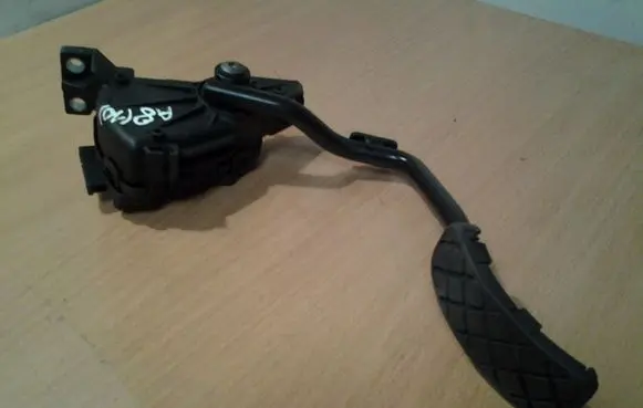 Audi A8 S8 D3 4E Accelerator throttle pedal 4E2723523 6PV00802631