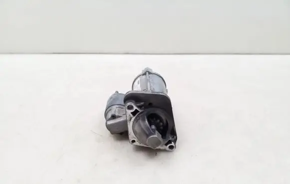 Renault Kangoo II Starter motor 233008223R