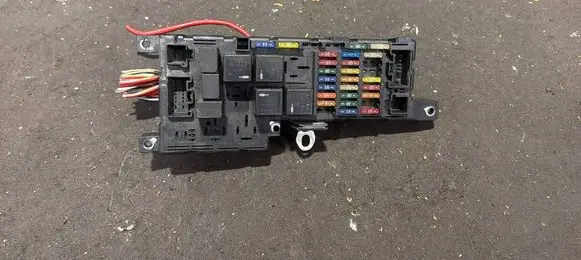 Volvo S70 V70 V70 XC Fuse module 8678449 518826011