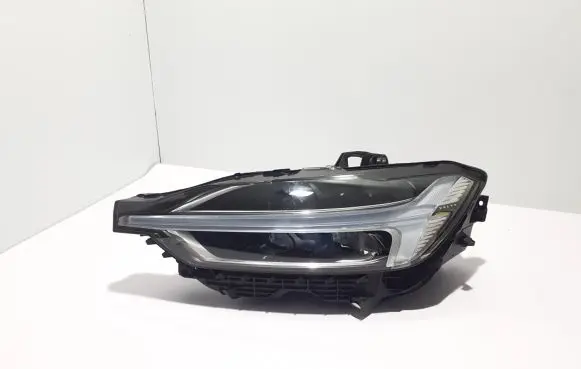 Volvo XC60 Headlight/headlamp 31108600