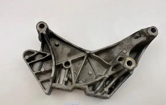 Audi A3 S3 8V Engine mounting bracket 06J199207 AS02C01F