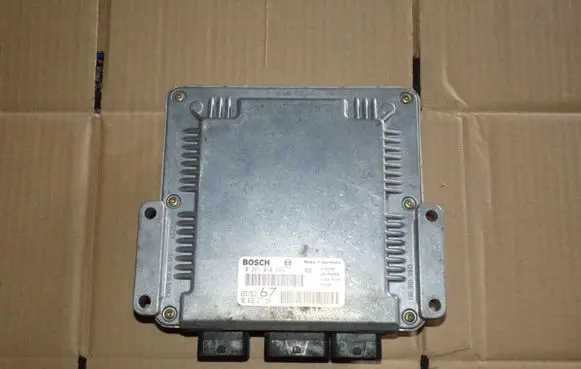 Peugeot 406 Engine control unit/module 0281010593