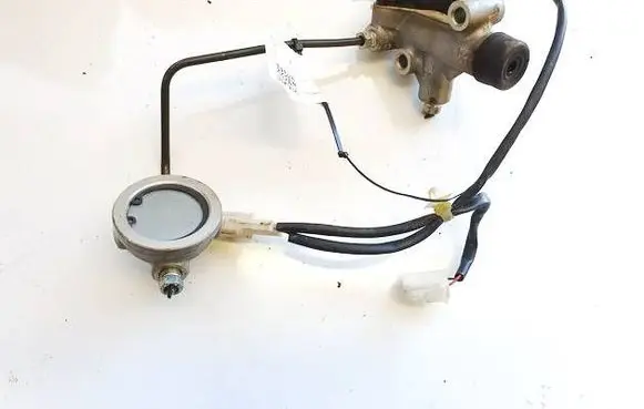Subaru Outback Clutch master cylinder 273100514A 15647592