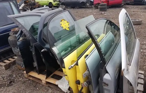 Alfa Romeo 156 Front door juodos