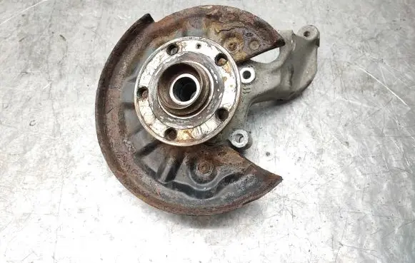 Rear wheel hub spindle/knuckle