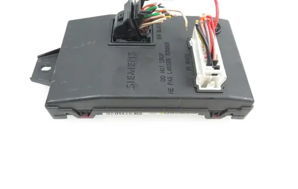 Dacia Logan I Central body control module S118522007C 8200296328A