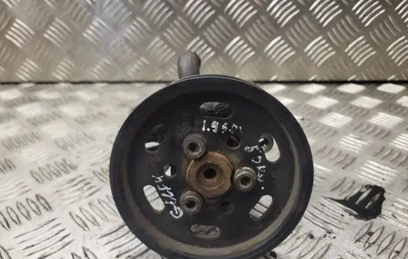 Volkswagen Golf IV Power steering pump