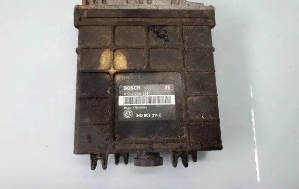 Volkswagen Golf III Engine control unit/module 0261200714 1H0907311C